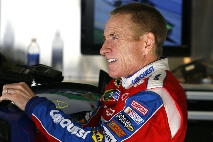 Mark Martin sicherte sich seine erste Pole Position in 2011