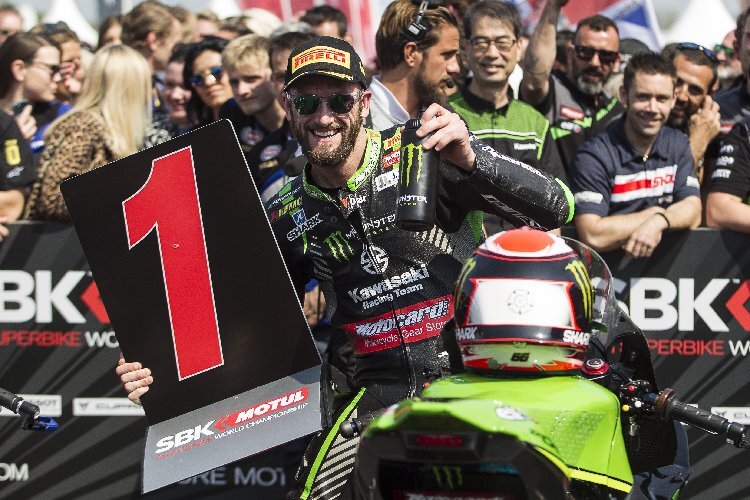 Tom Sykes zeigte bei seinem Sieg in Assen sein bestes Grinsen