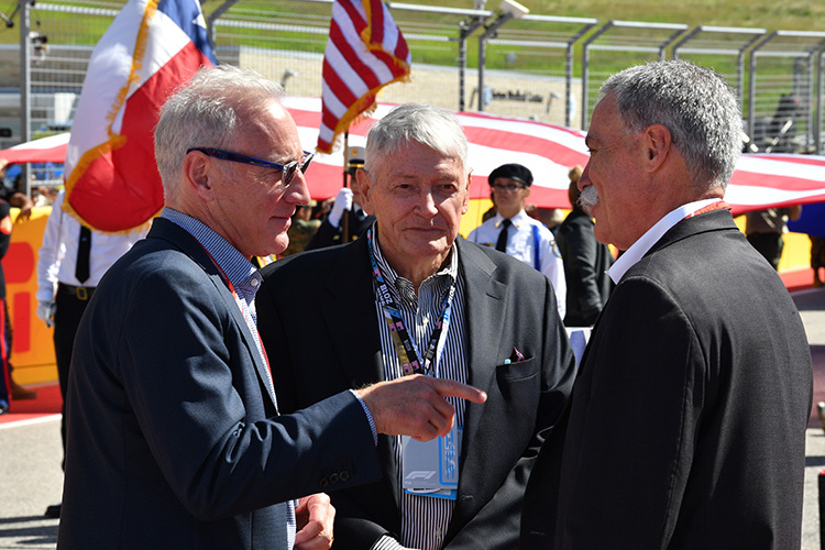 Liberty-Media-CEO Greg Maffei (links), Libery-Media-Vorstandschef John Malone (Mitte) und Formel-1-CEO Chase Carey