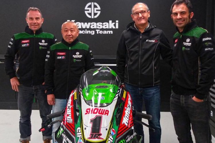 Das Showa-Logo prangt auf der Kawasaki-Verkleidung