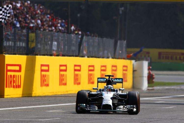 Lewis Hamilton gewinnt das Rennen in Monza