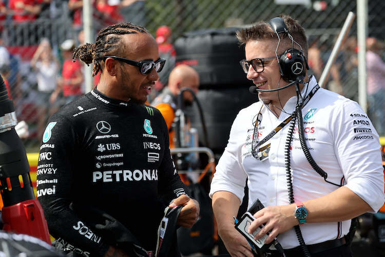 Lewis Hamilton und Peter Bonnington 2023 in Monza