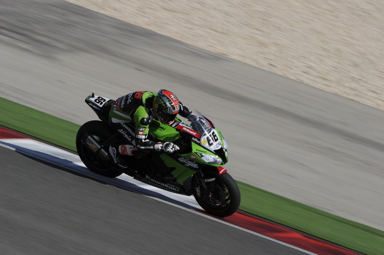 Tom Sykes lässt seine Kawasaki fliegen