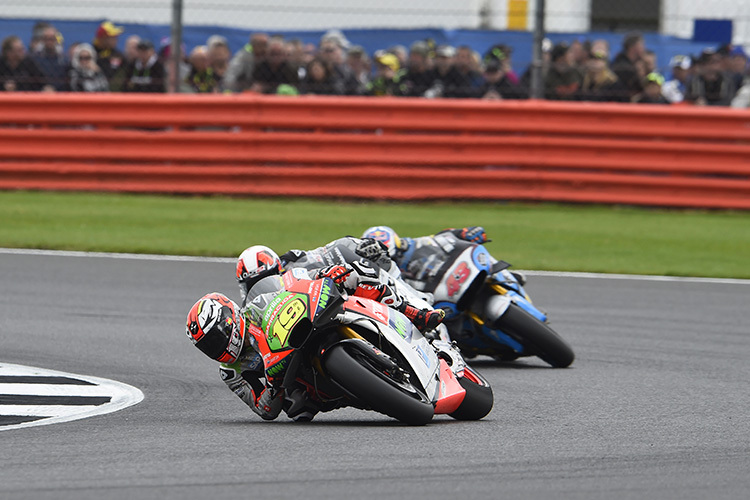 Alvaró Bautista auf der Aprilia RS-GP in Silverstone