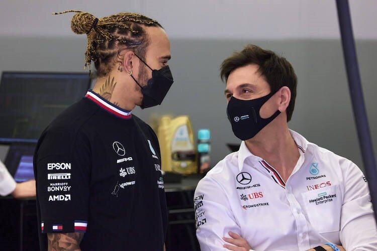 Toto Wolff mit Lewis Hamilton