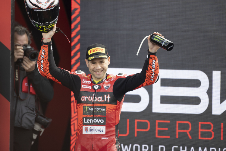 Alvaro Bautista ist neuer WM-Führender