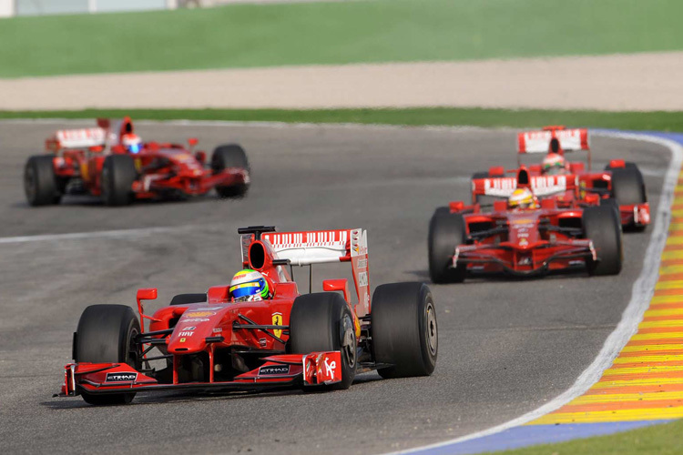 Horrorvision der Gegner: Mehr als zwei Ferrari (das Bild stammt vom Ferrari-Festival 2009)