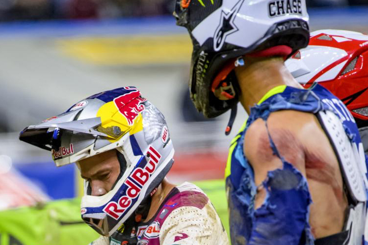 Chase Sexton und Cooper Webb nach ihrem Crash in Detroit