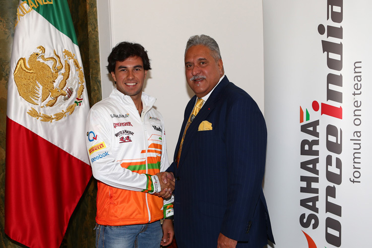 Sergio Pérez und Teamchef Vijay Mallya