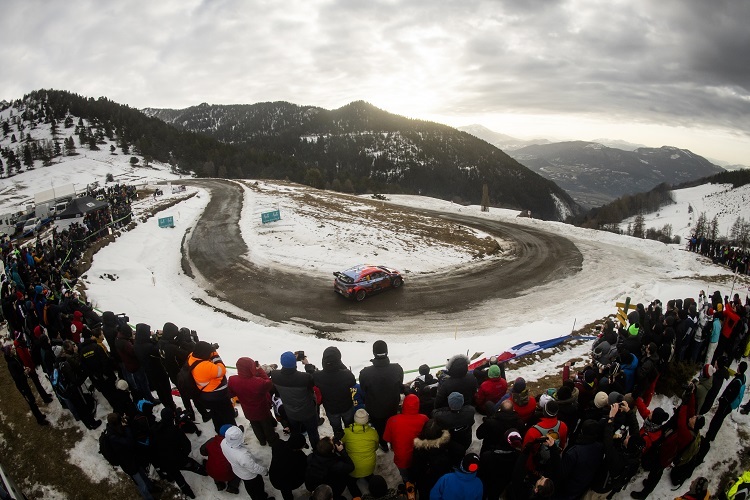 Thierry Neuville mit Kurs auf den ersten Monte-Sieg