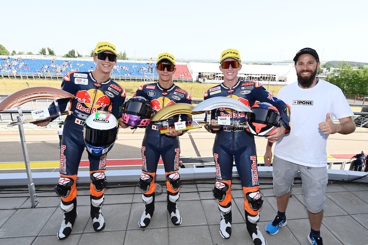 Die Sieger aus Lauf 1 des Red Bull Rookies Cup auf dem Sachsenring