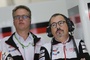 Rob Leupen (vorne) ist einer Geschäftsführer der Toyota Motorsport GmbH, die sich um das LMP1-Projekt des japanischen Herstellers federführend kümmert