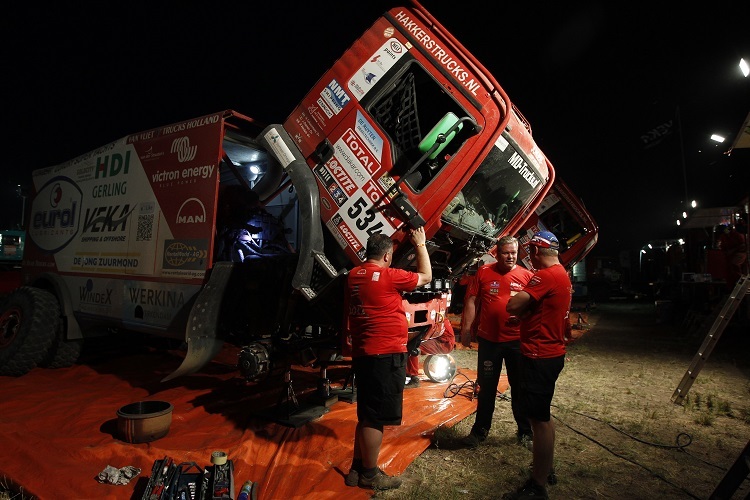 Jurgen Damen (Mitte) bei der Rallye Dakar 2012