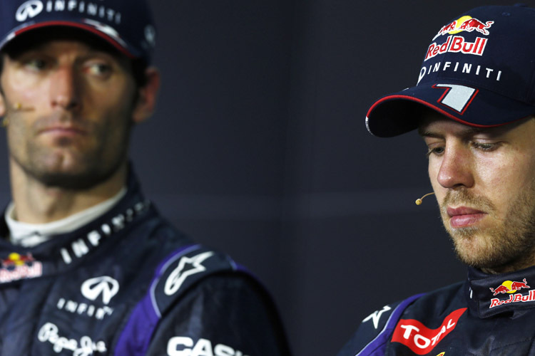 Ein Blick sagt mehr als tausend Worte: Mark Webber und Sebastian Vettel