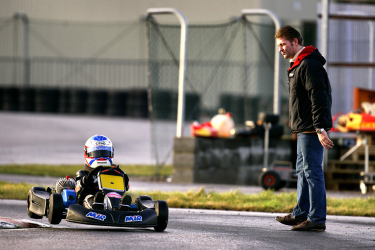 Ausnahmeerscheinung? Nachwuchspilot Max Verstappen (im Bild mit Vater Jos zu Kart-Zeiten) wird im nächsten Jahr die Schule abschliessen