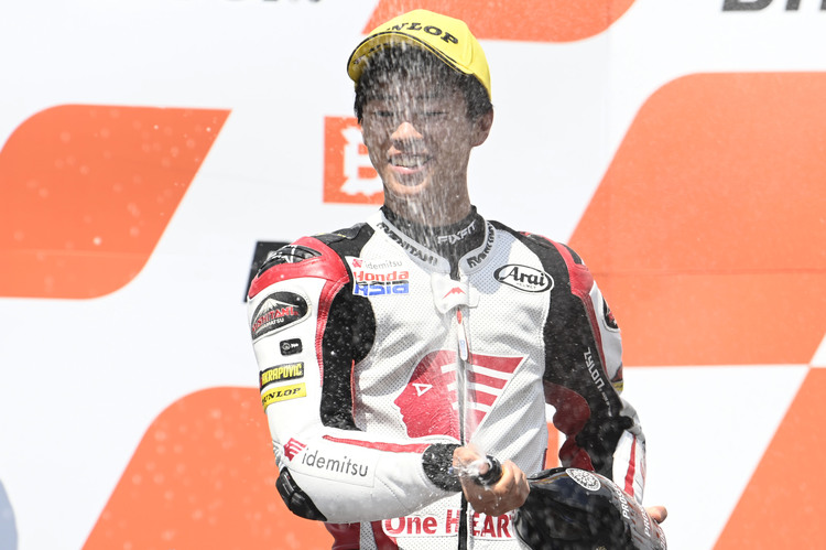 Ai Ogura stand beim zweiten Rennen in Österreich auf dem Treppchen