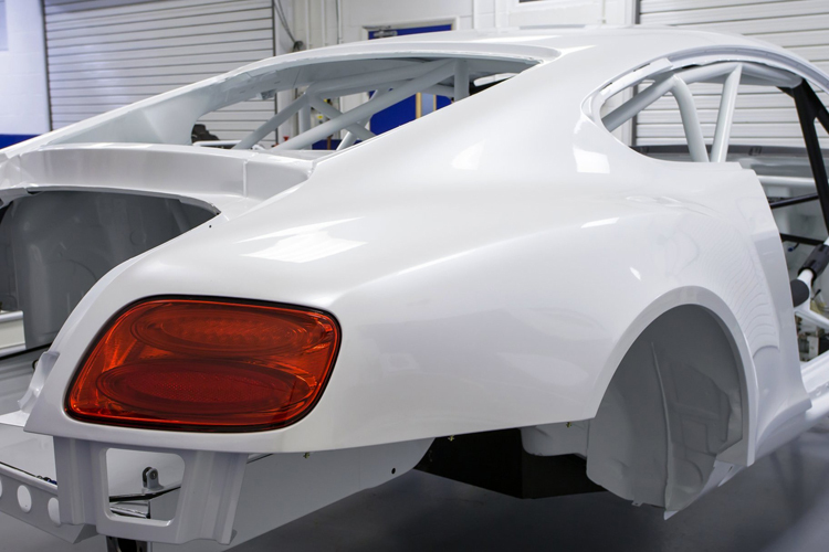 Die Rohkarosse des neuen Bentley Continental GT3