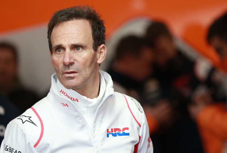 Alberto Puig (Bild) richtet seine Worte an Andrea Dovizioso