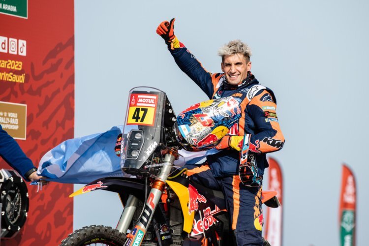 Kevin Benavides holte den Sieg auf Etappe 14 und bei der Dakar 2023 insgesamt