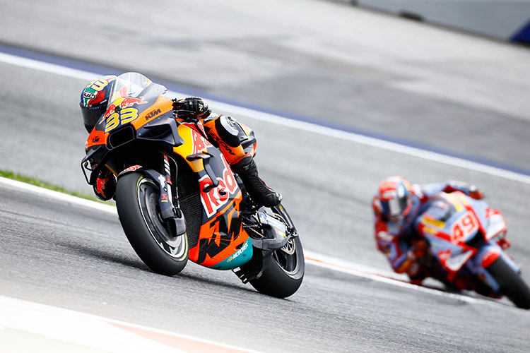 Aufholjagd: Brad Binder (33) vor Fabio Di Giannantonio