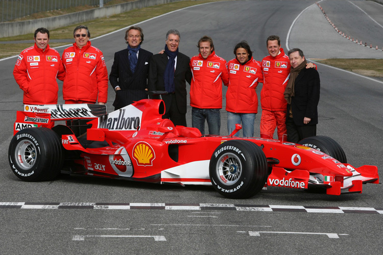 Das Dream-Team von Ferrari 2006: Stefano Domenicali, Paolo Martinelli, Luca Montezemolo, Piero Ferrari, Luca Badoer, Felipe Massa, Michael Schumacher, Jean Todt
