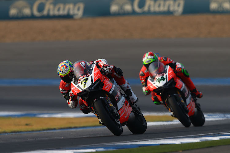 Chaz Davies vor Davide Giugliano - so sah das zwischen Runde 7 und Runde 17 aus