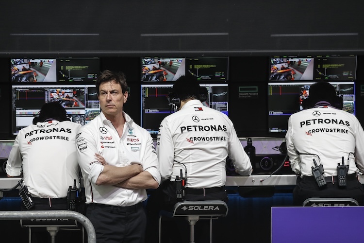 Toto Wolff (Zweiter von links)