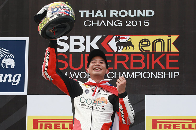 Wilairot 2015 bei seinem Sieg beim Supersport-WM-Lauf in seiner thailändischen Heimat