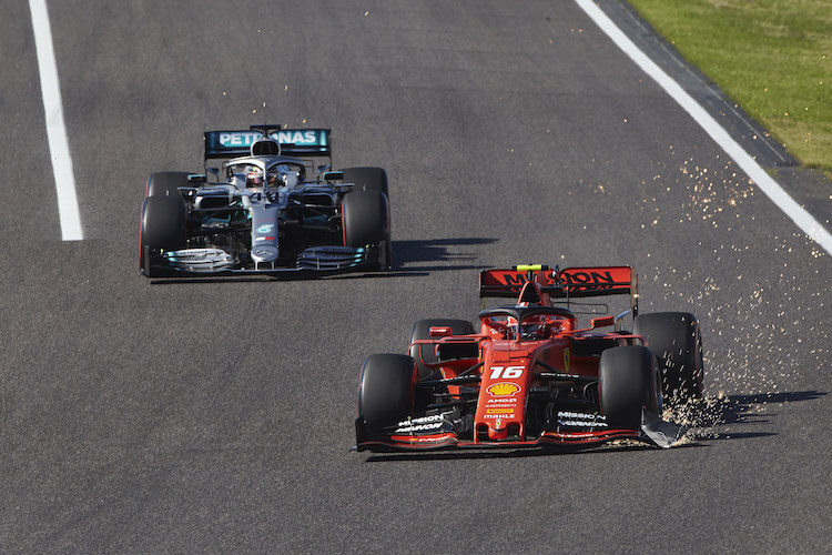 Charles Leclerc mit beschädigtem Frontflügel