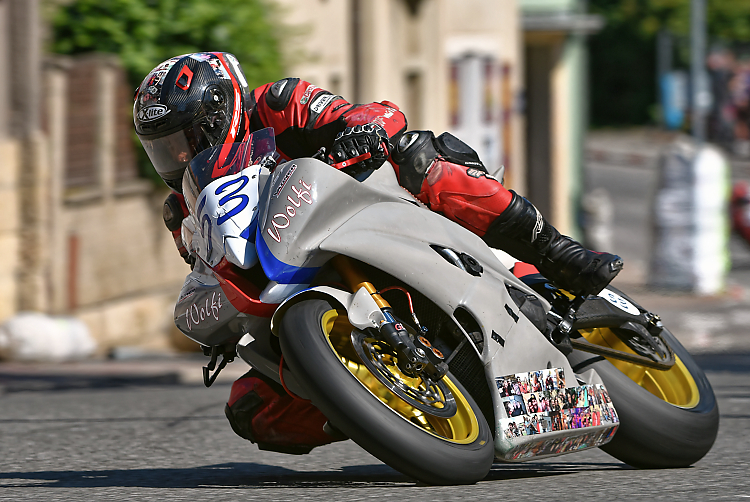 Wolfgang Schuster: Bester Deutscher im ersten Lauf der IRRC Supersport