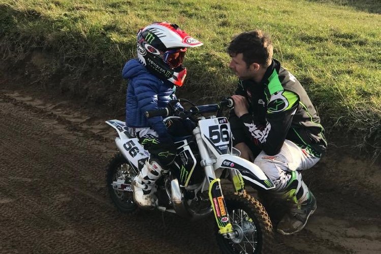 Jonathan Rea übt mit seinen Söhnen bereits Motocross