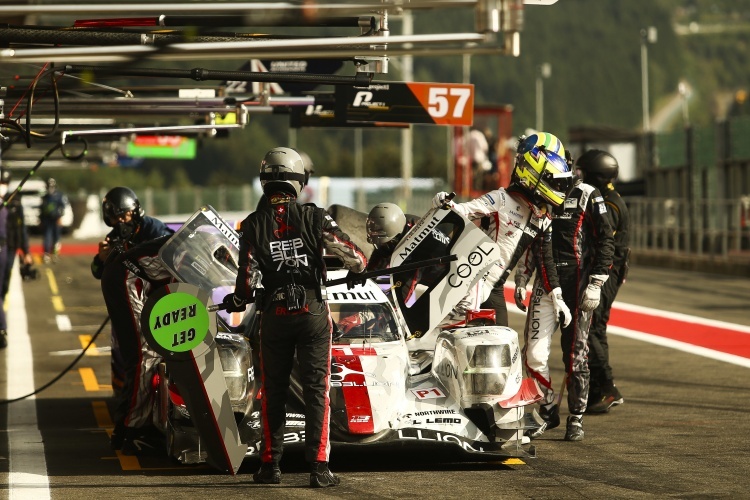 Der Rebellion R13 in der Boxengasse von Spa-Francorchamps