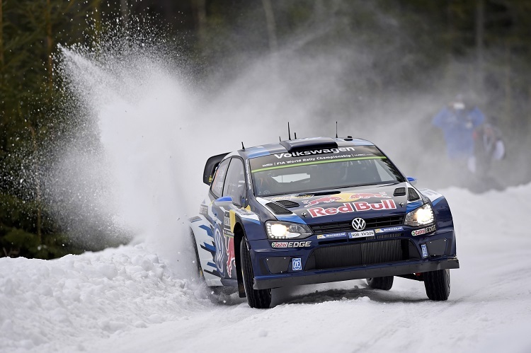 Sébastien Ogier pflügt sich durch den Schnee