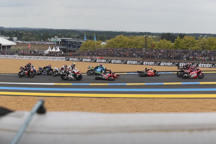Kettenreaktion. Bastianini patzt, Bagnaia und Mir gingen gleich nach dem Start zu Boden