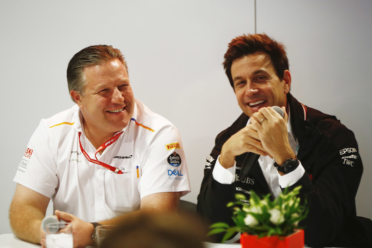 McLaren-CEO Zak Brown mit Mercedes-Teamchef Toto Wolff
