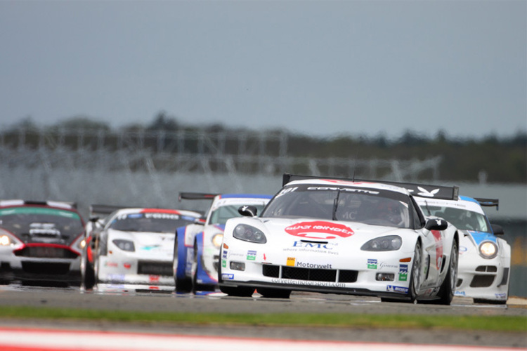 Startphase zum zweiten Lauf der FIA GT3 in Silverstone