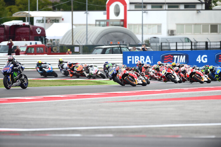 2015 konnte Marc Márquez in Misano den Sieg sichern 