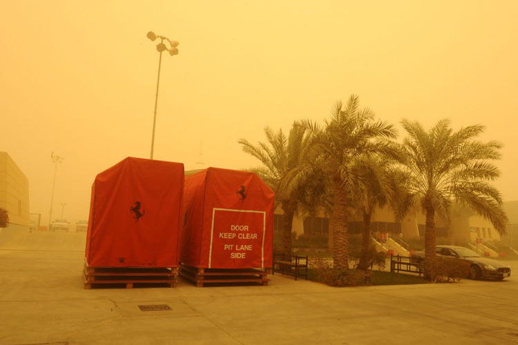 Feierabend bei Testfahrten in Bahrain.