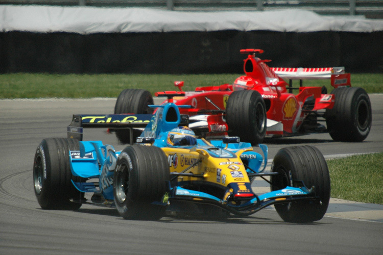 Alonso mit Renault und Michelin gegen Schumacher mit Ferrari und Bridgestone