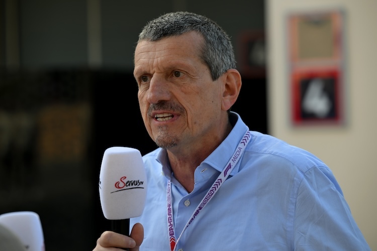 Teamchef Günther Steiner ist sich sicher: Carlos Sainz wird 2025 in einem guten Auto sitzen