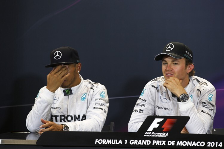 Nico Rosberg mit seinem Stallrivalen Lewis Hamilton