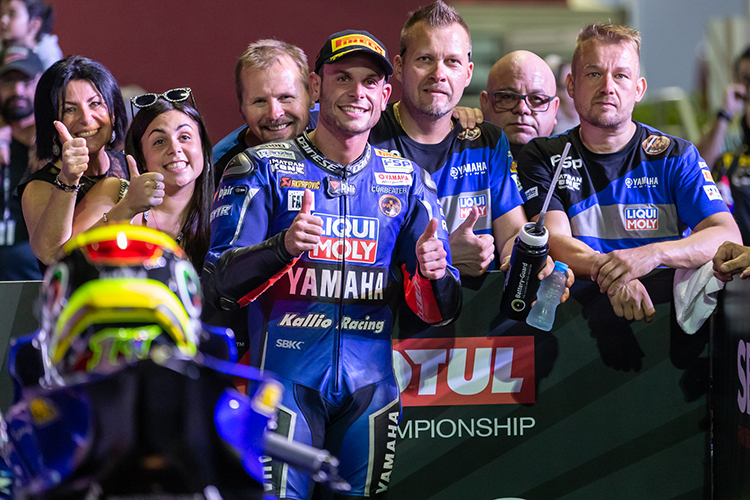 Sandro Cortese mit Teilen des Kallio-Teams und der Familie