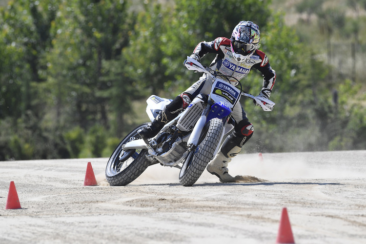 Für die asiatischen Talente im «VR46 Master Camp» waren die Flat-Track-Bikes ungewohnt 