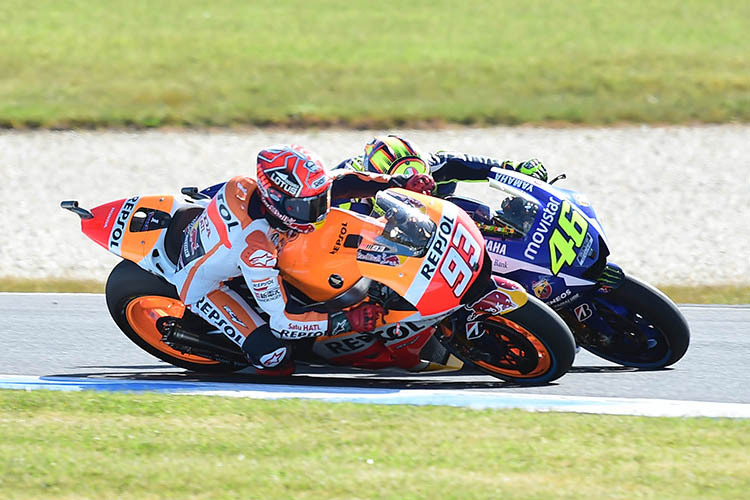 Spannung pur auf Phillip Island: Marc Márquez gegen Valentino Rossi