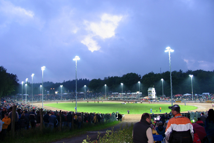 Gerüstet für den Speedway-GP: Bergring-Arena Teterow