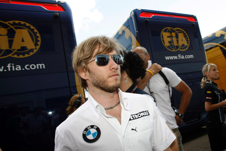 Heidfeld wird ein neues Hemd brauchen. Nur welches?