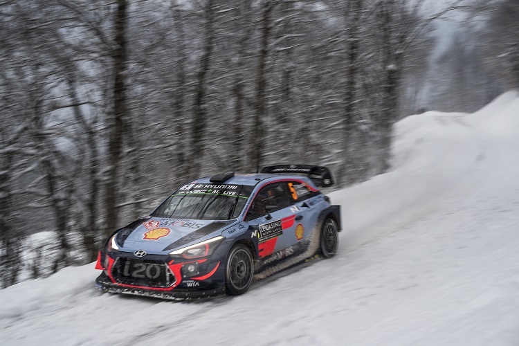 Thierry Neuville mit Bestzeit im Shakedown