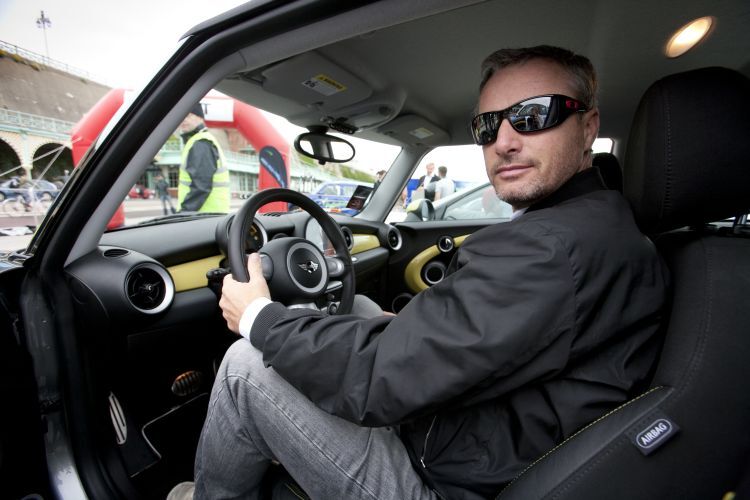 Eddie Irvine fährt lieber Mini als Formel 1