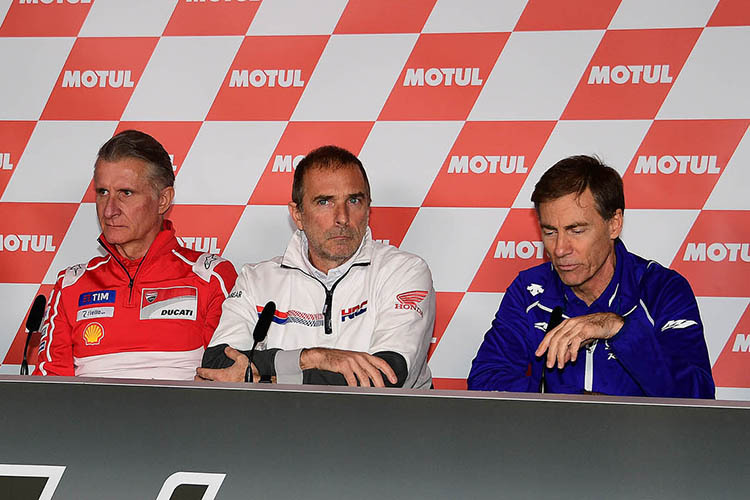 Paolo Ciabatti (Ducati), Livio Suppo (Honda) und Lin Jarvis (Yamaha)