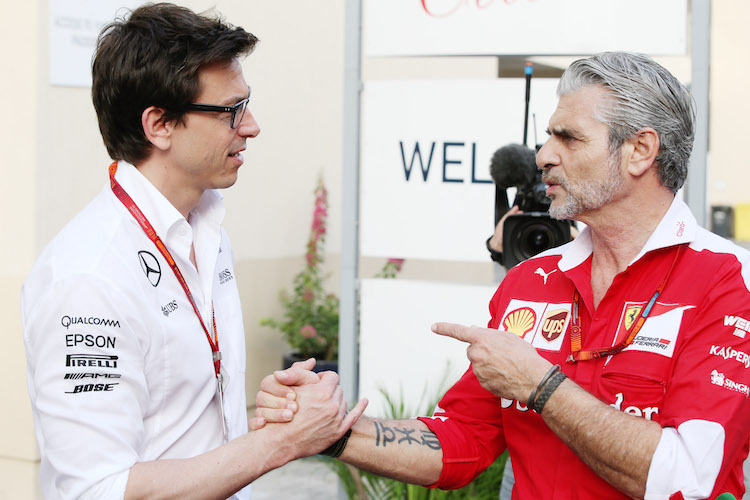 Mercedes-Teamchef Toto Wolff mit Ferrari-Teamchef Maurizio Arrivabene